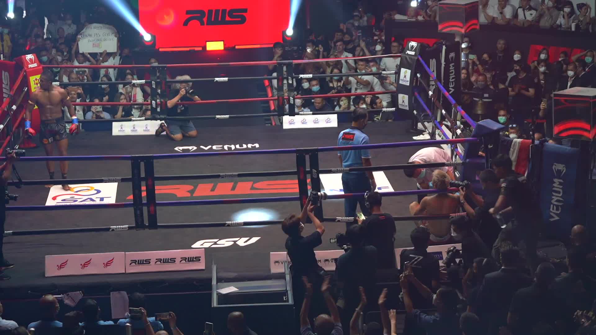 KAT Presents Legend of Rajadamnern Buakaw Banchamek VS Kota Miura