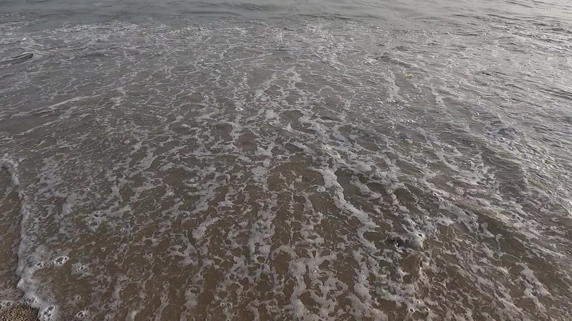 Arabian Sea Waves In Mumbai 
