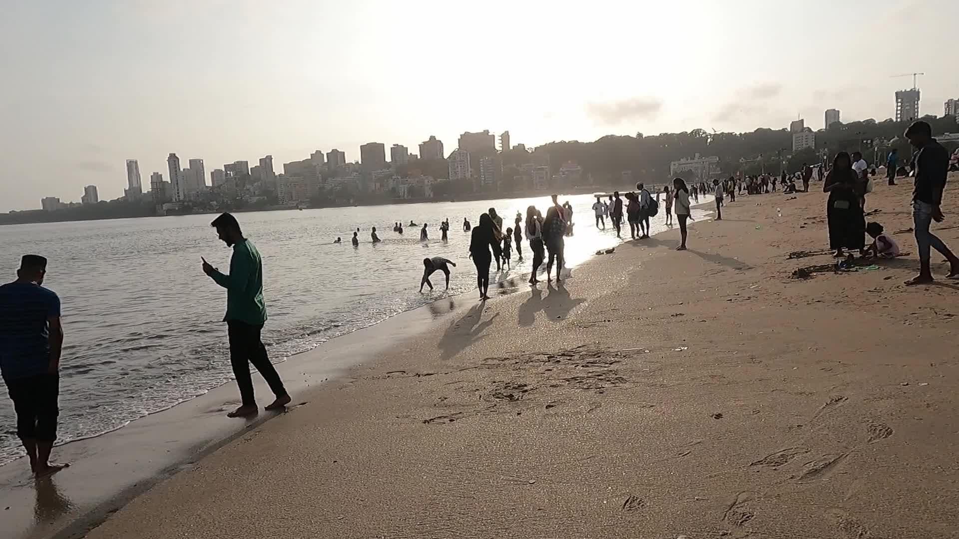 Daily Life In Mumbai 