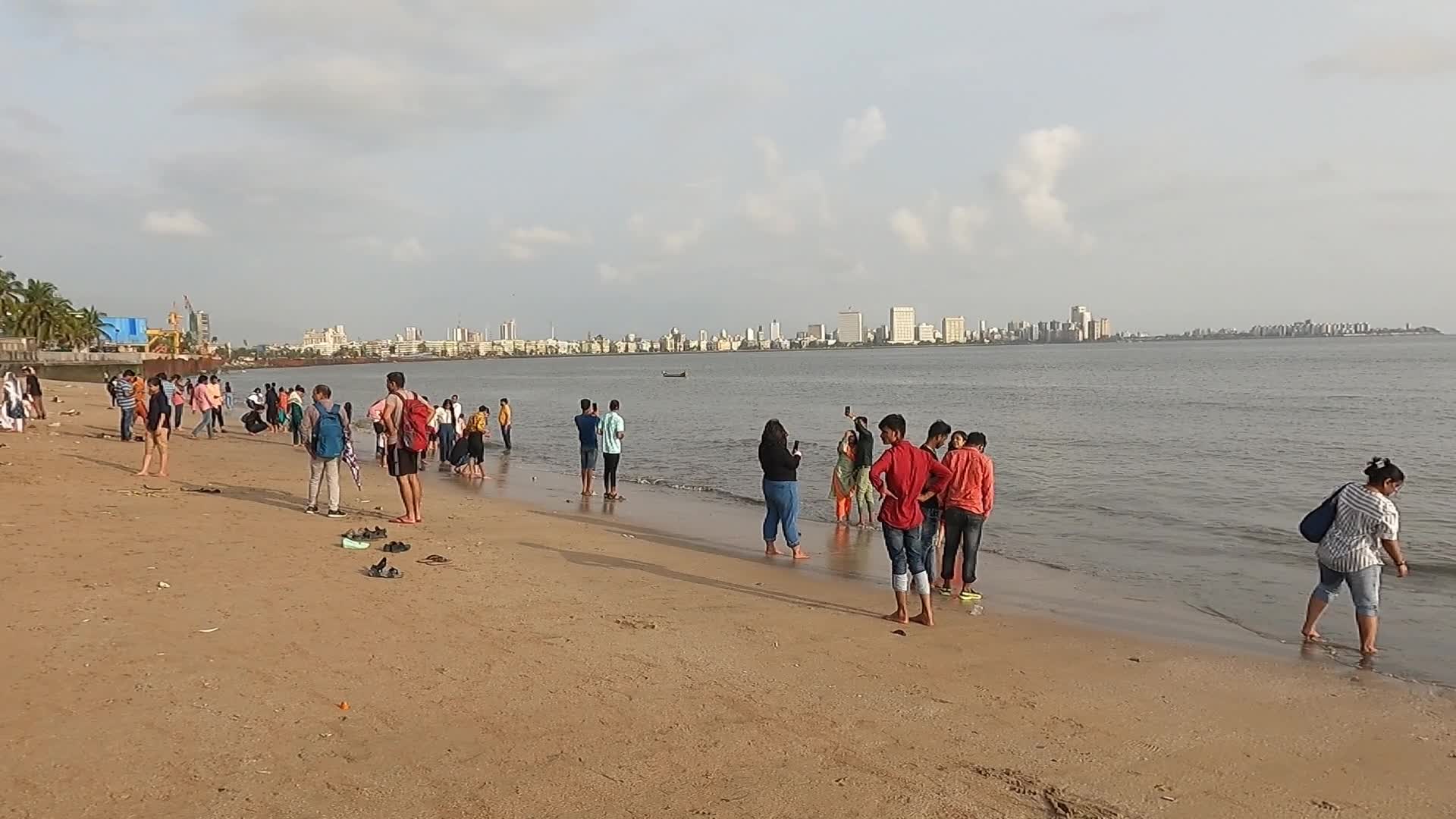 Daily Life In Mumbai 