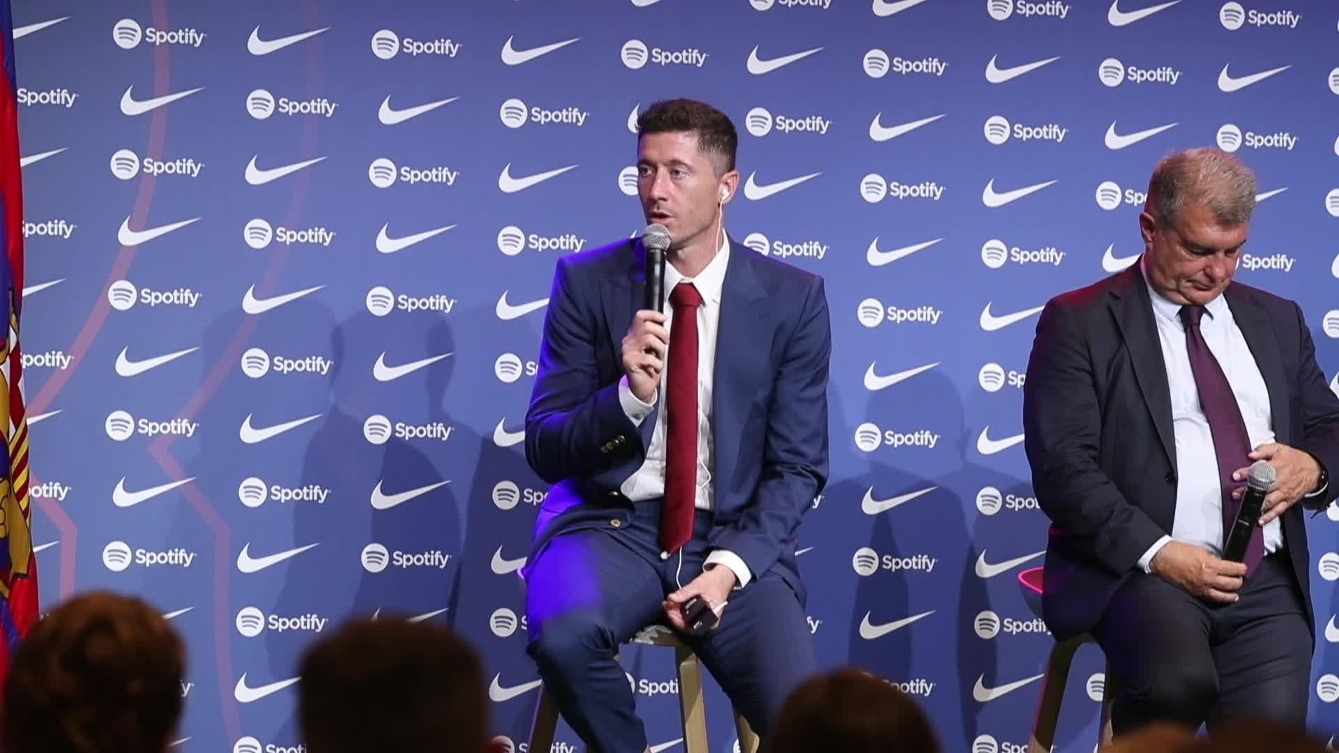 Lewandowski presented as a new FC Barcelona player