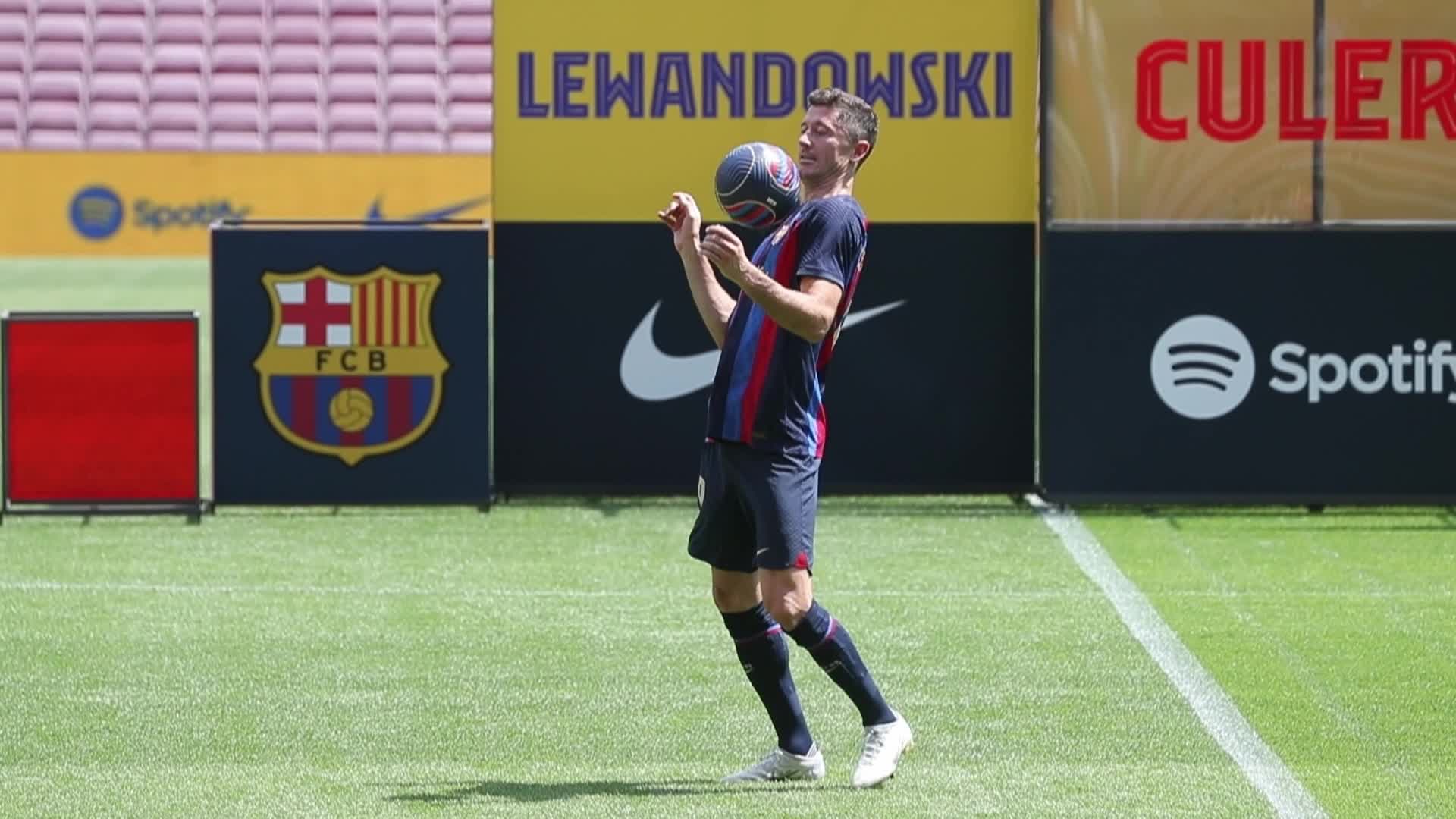 Lewandowski presented as a new FC Barcelona player