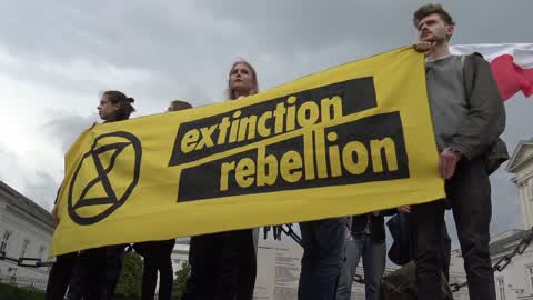 Extinction Rebellion organizes climate protest in Warsaw