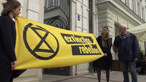 Extinction Rebellion organizes climate protest in Warsaw