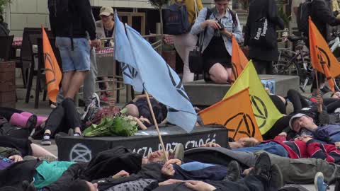 Extinction Rebellion organizes climate protest in Warsaw
