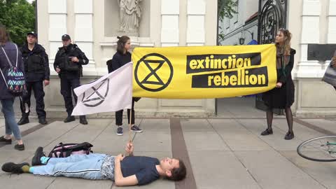 Extinction Rebellion organizes climate protest in Warsaw