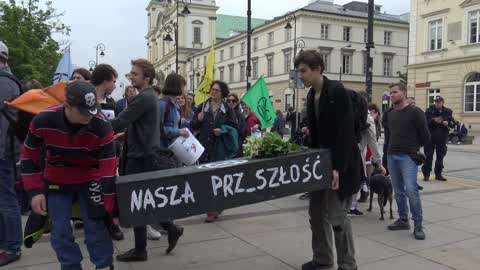 Extinction Rebellion organizes climate protest in Warsaw