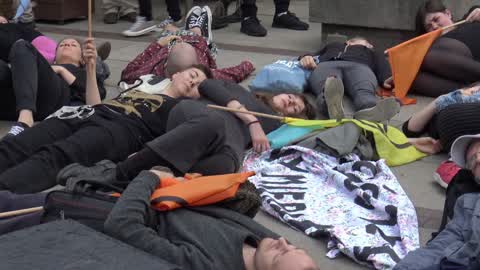 Extinction Rebellion organizes climate protest in Warsaw