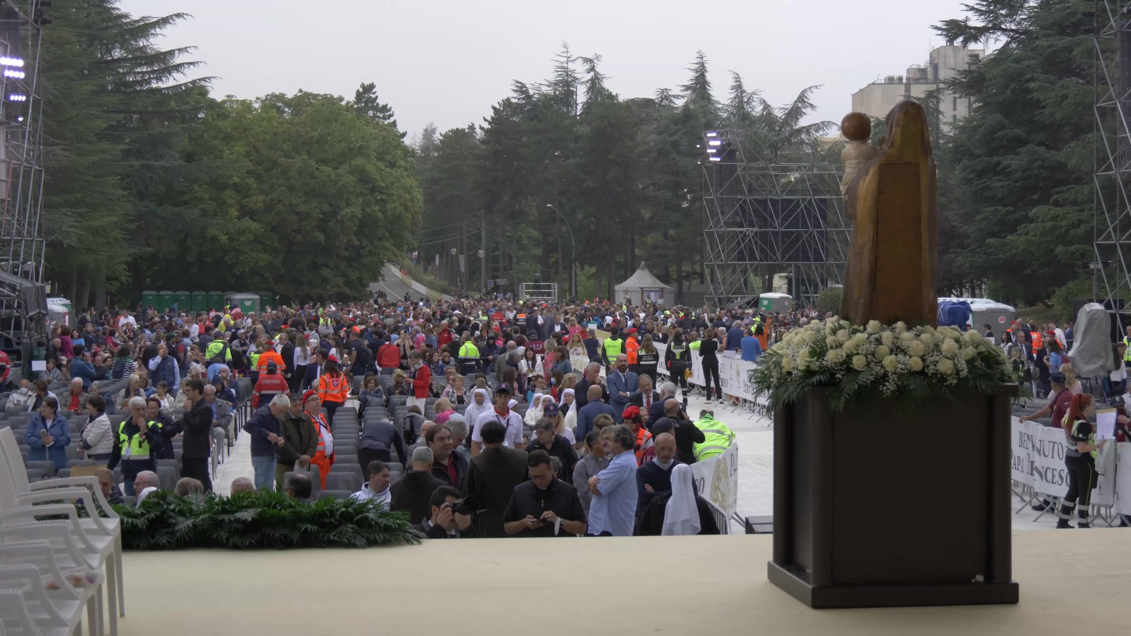 Pilgrims Await The Arrival Of Pope Francis In L'Aquila - Perdonanza Celestiniana 2022
