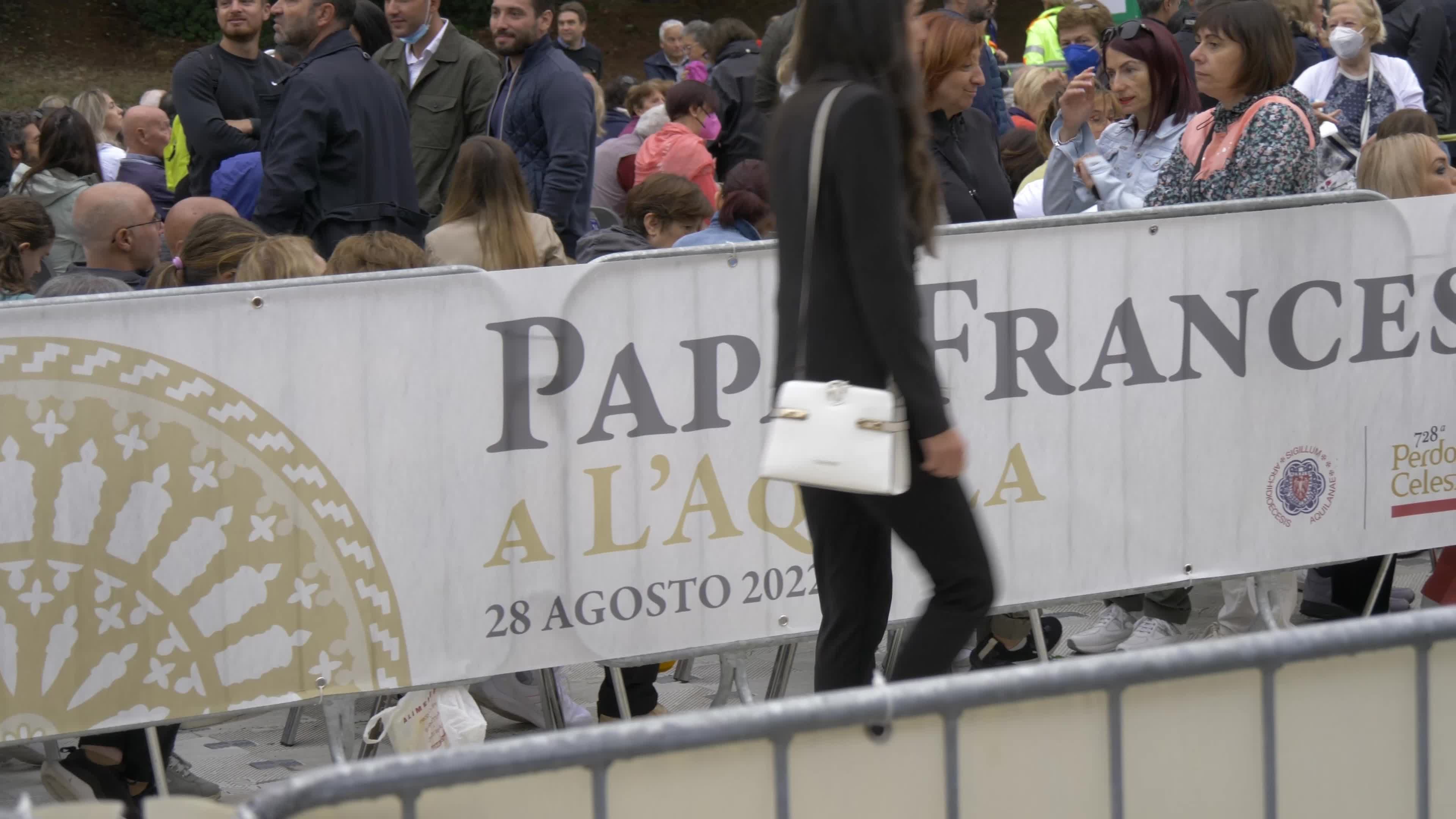 Pilgrims Await The Arrival Of Pope Francis In L'Aquila - Perdonanza Celestiniana 2022