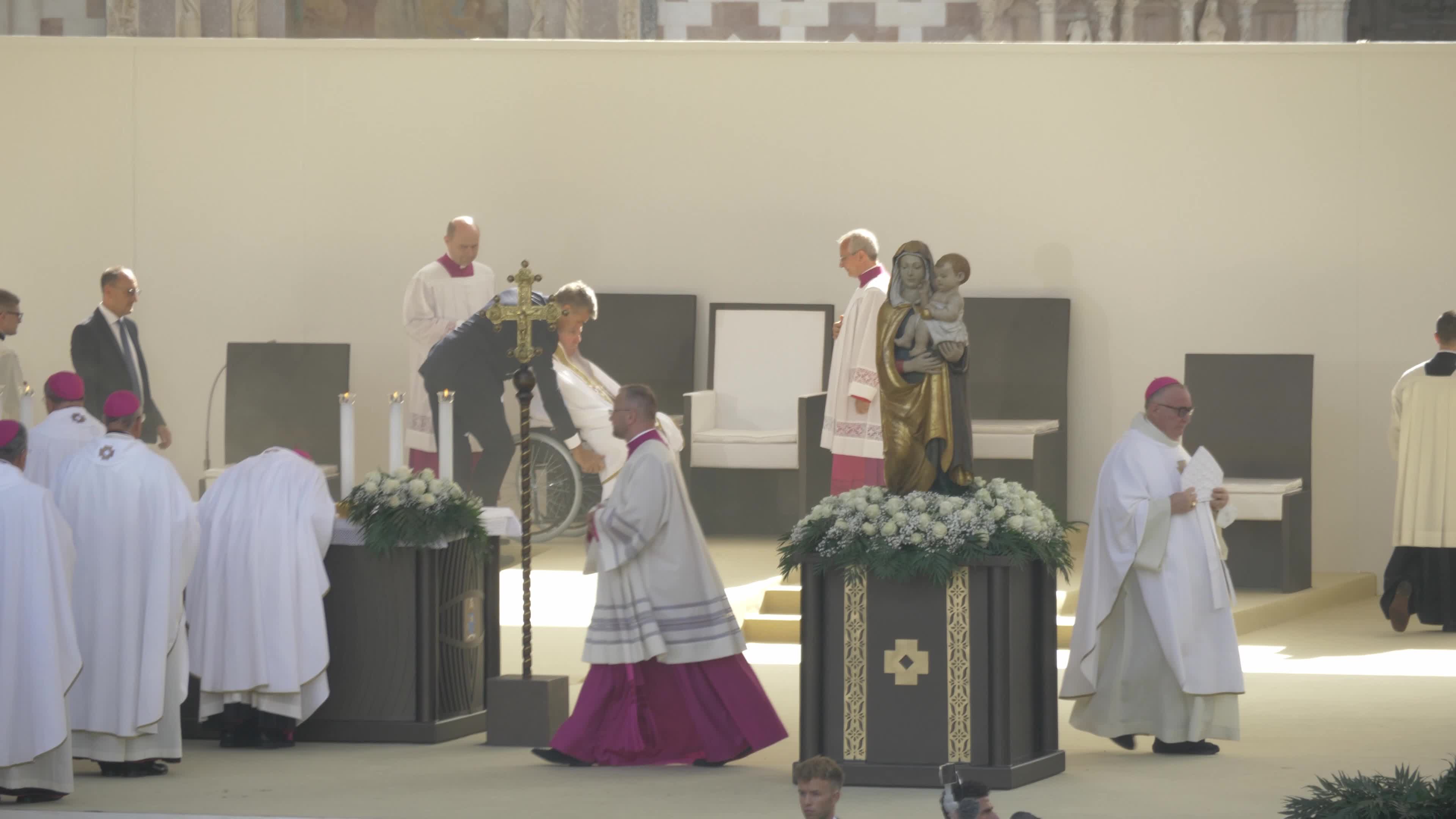 Holy Mass Of Pope Francis In L'Aquila, the first Pontiff To Open The Holy Door After 728 Years