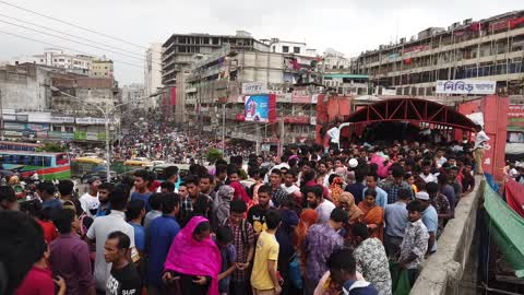 Markets overflow with Eid customers in Dhaka