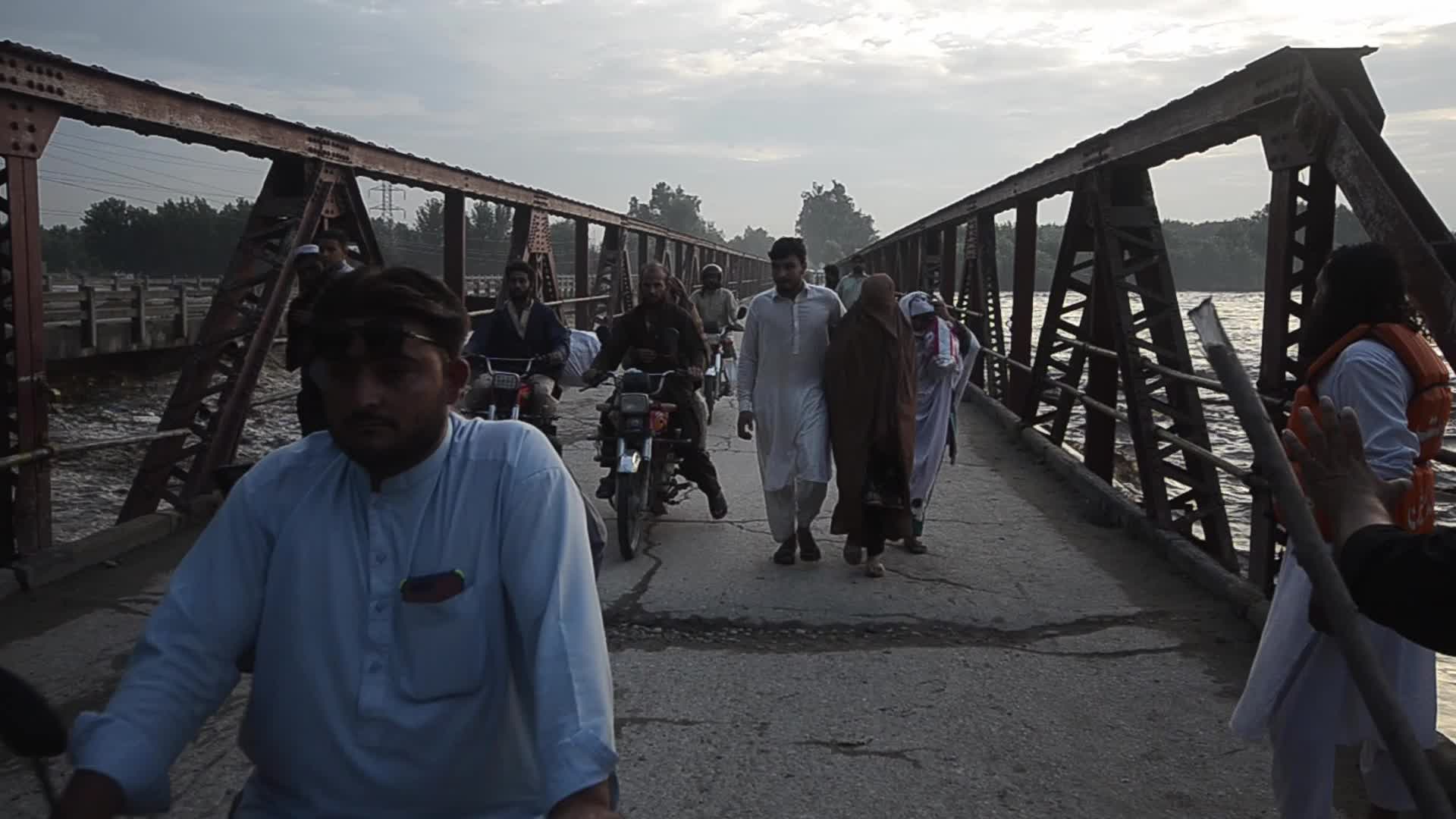 Over 900 dead since June amid heavy monsoon rains in Pakistan