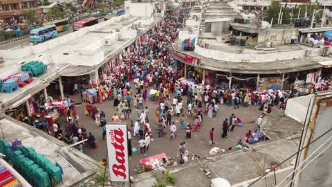Markets overflow with Eid customers in Dhaka