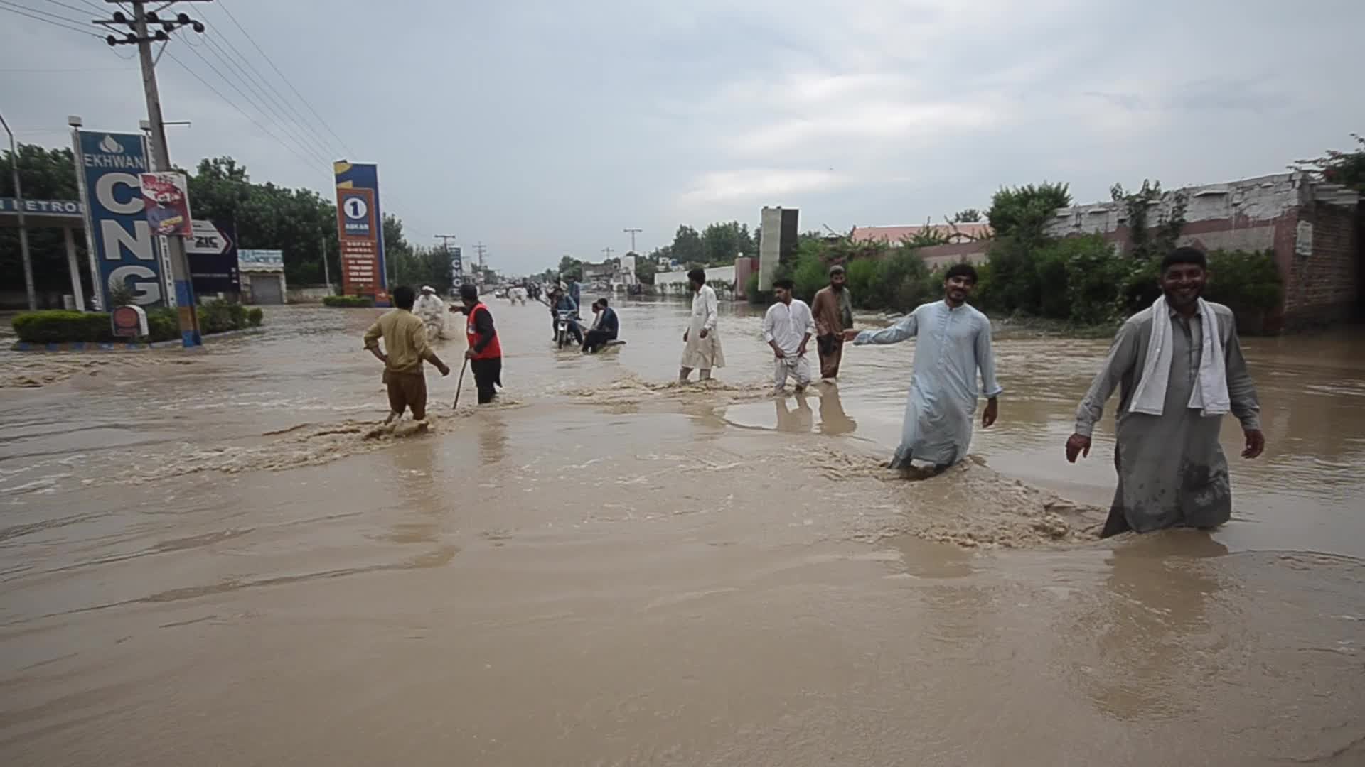 Over 900 dead since June amid heavy monsoon rains in Pakistan