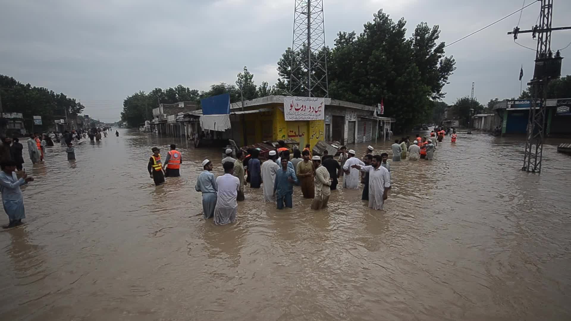Over 900 dead since June amid heavy monsoon rains in Pakistan
