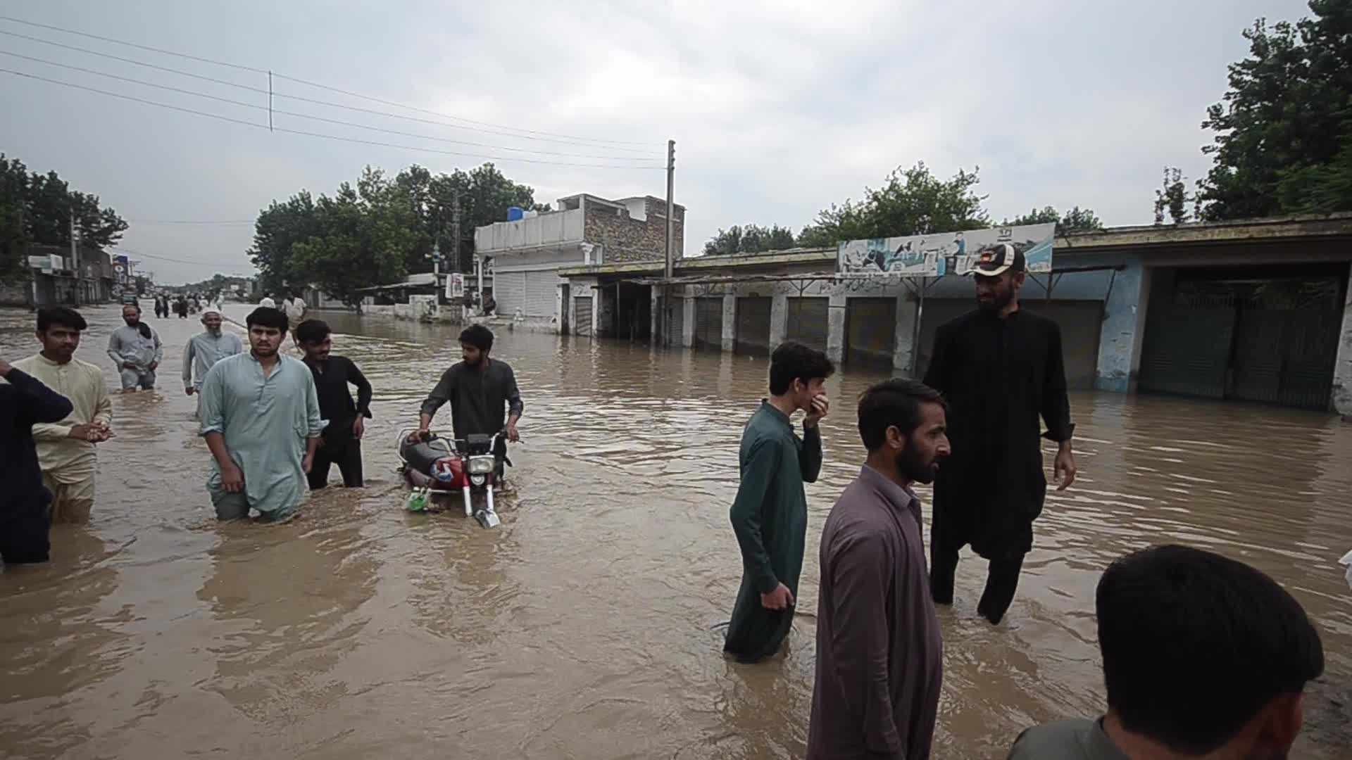 Over 900 dead since June amid heavy monsoon rains in Pakistan