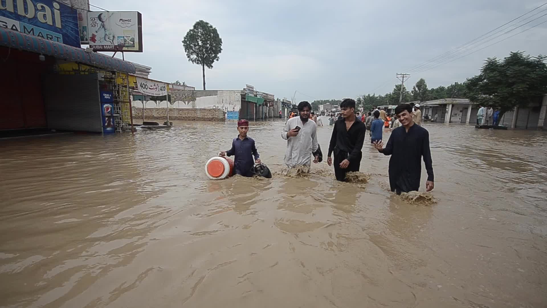 Over 900 dead since June amid heavy monsoon rains in Pakistan