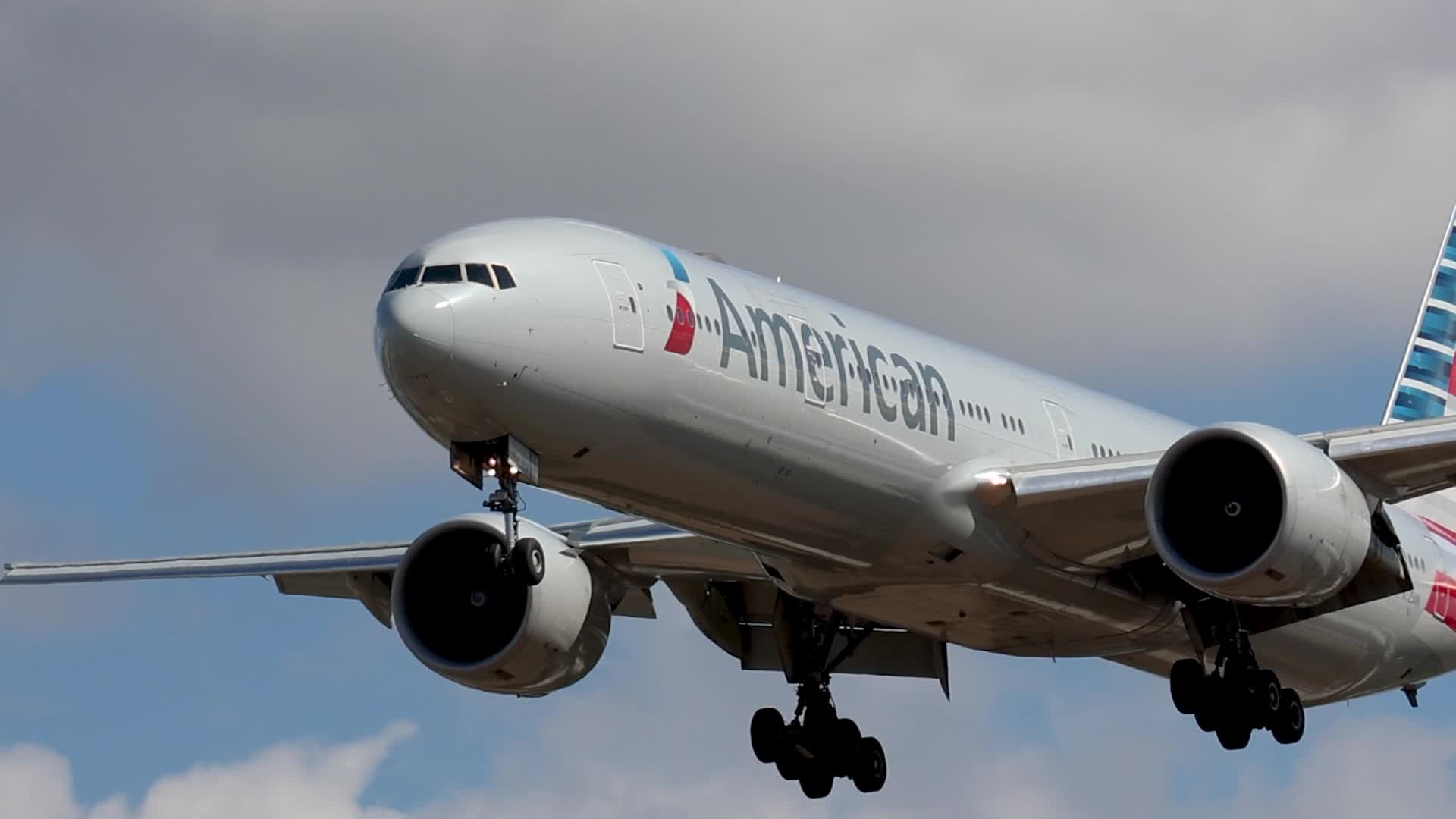 American Airlines Boeing 777 landing at London Heathrow