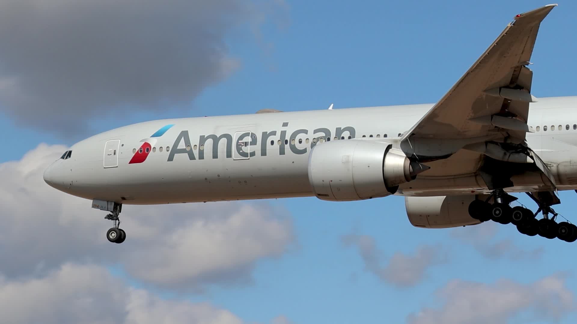 American Airlines Boeing 777 landing at London Heathrow