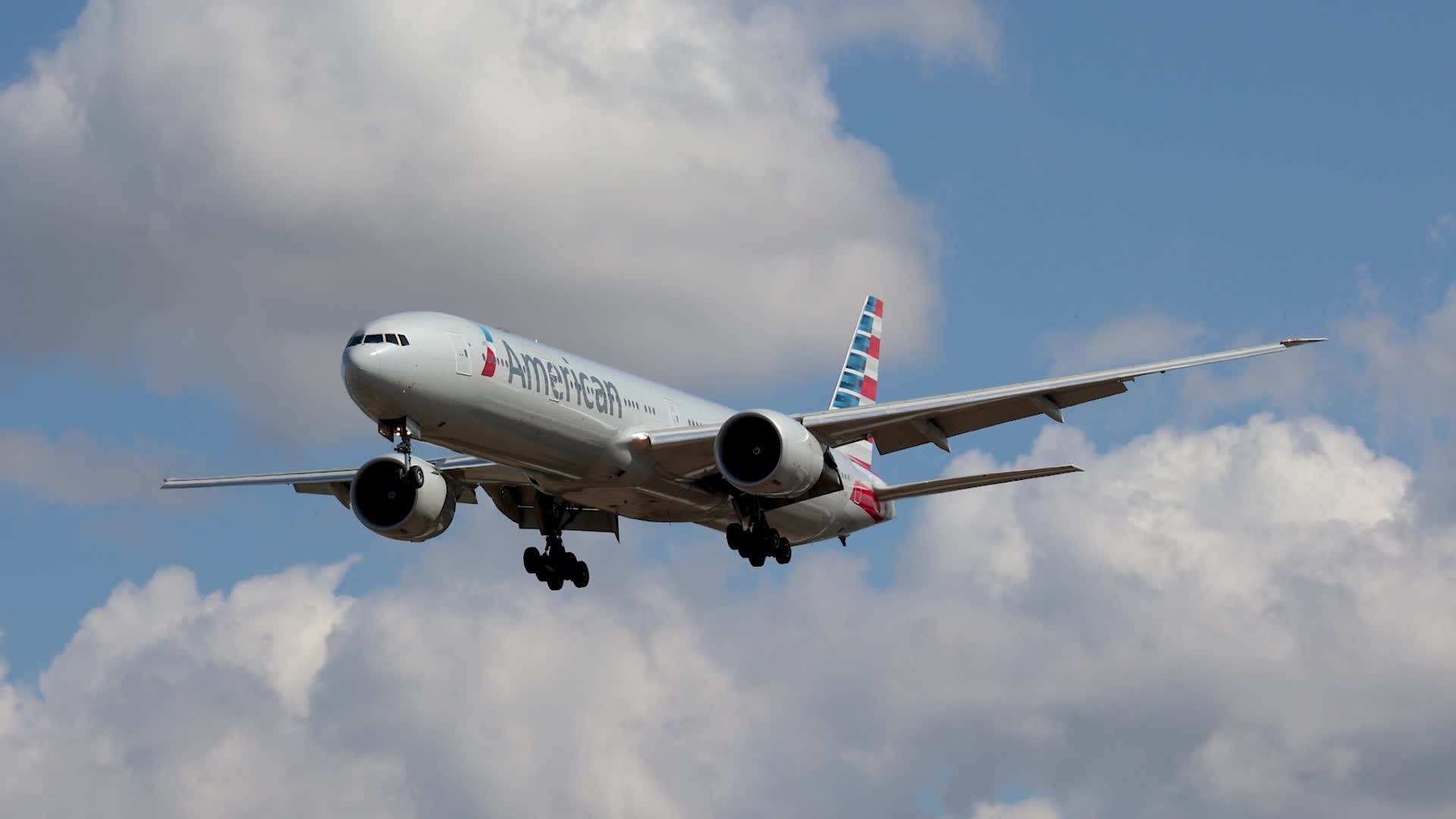 American Airlines Boeing 777 landing at London Heathrow