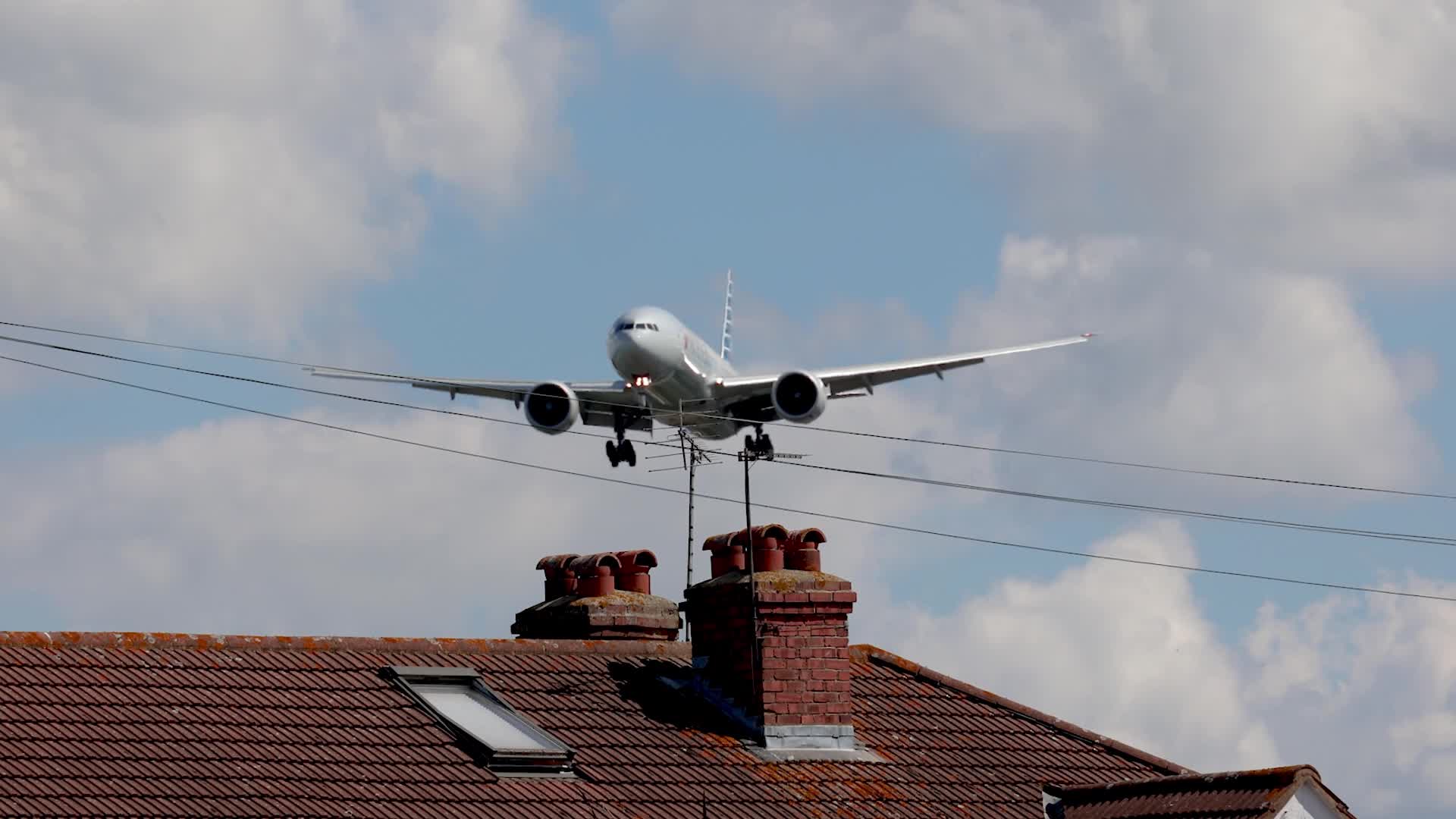 American Airlines Boeing 777 landing at London Heathrow