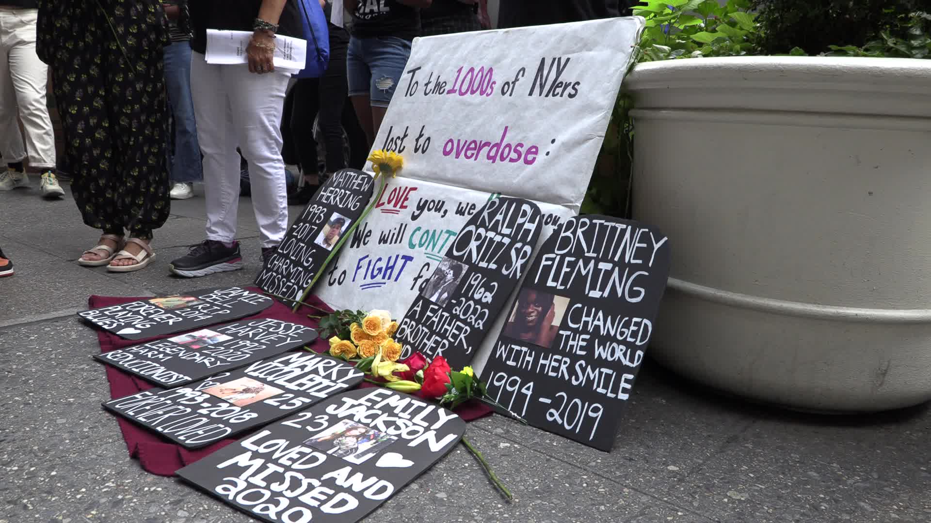 NY: Arrests Outside Governors Office as Activists Call for More Overdose Prevention Centers