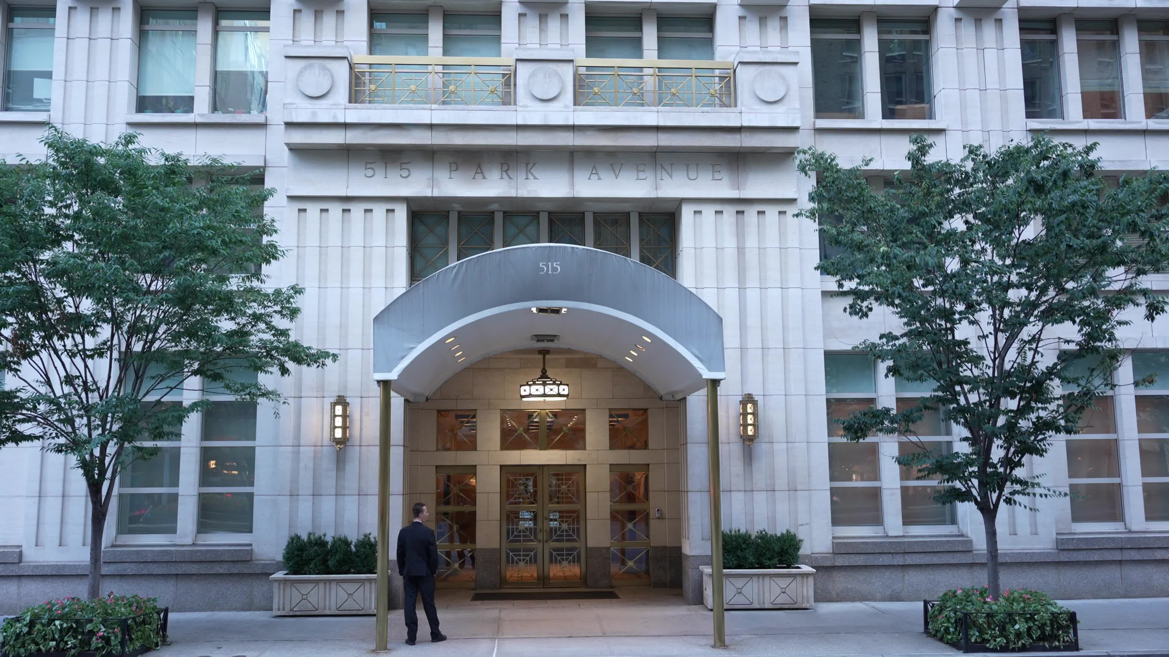 FBI Search Park Ave High-Rise in Russian Oligarch Probe
