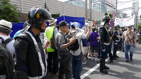 Protests in Tokyo as Trump visits Japan