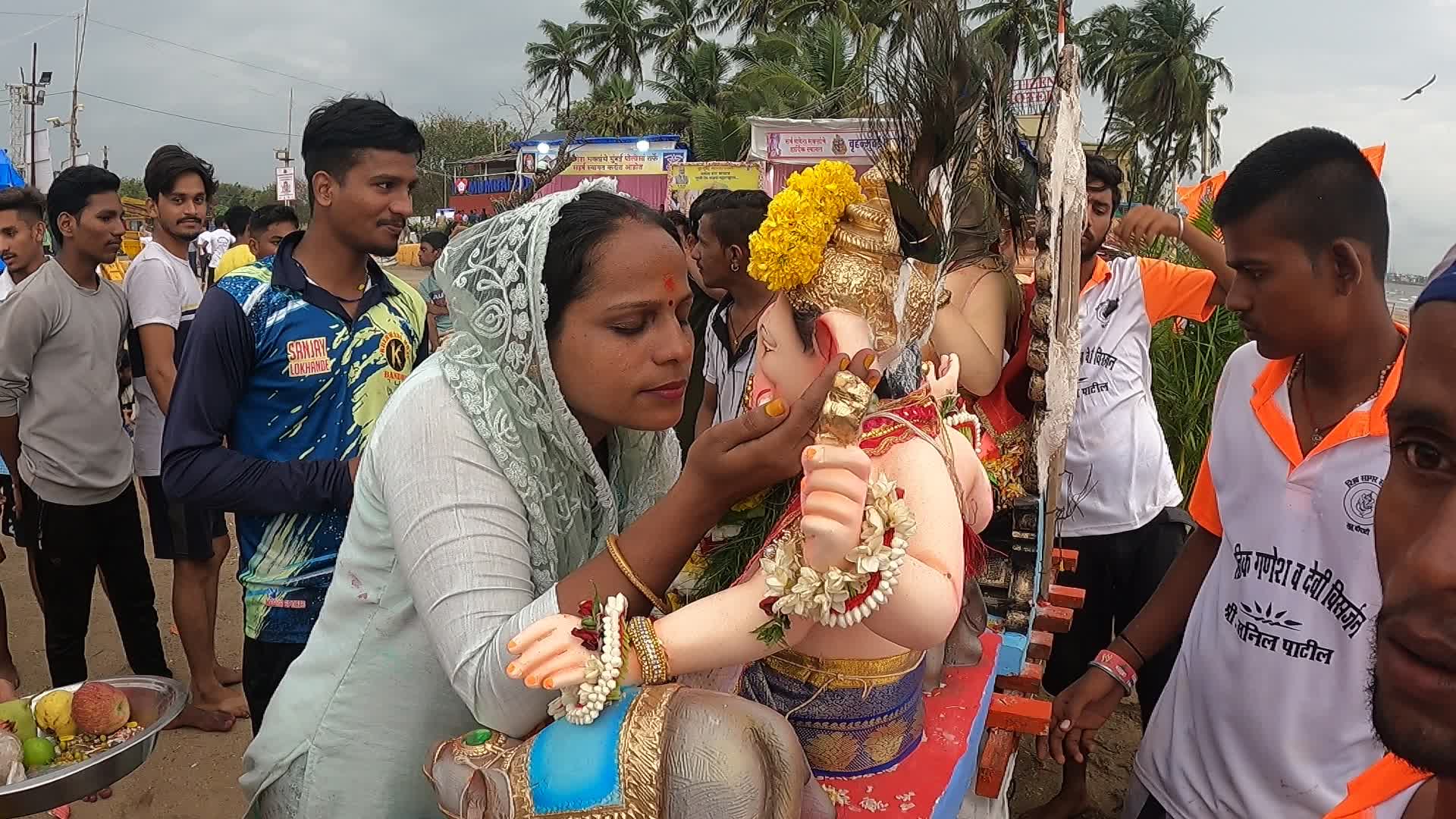 Ganesh Idol Immersion In Mumbai 
