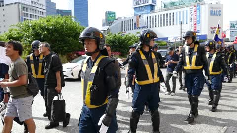 Protests in Tokyo as Trump visits Japan