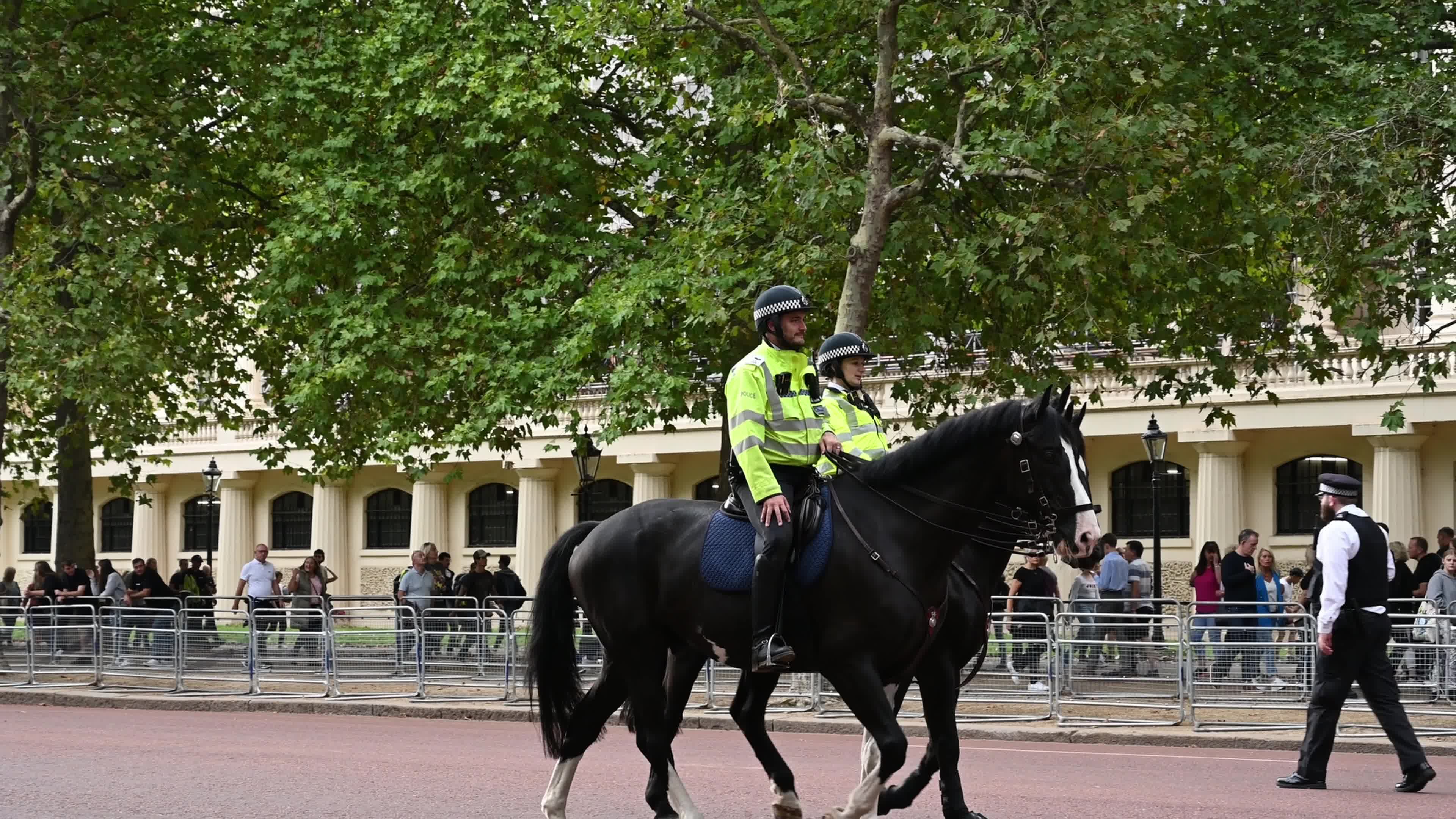 People Pay Tribute To Late Queen Elizabeth II