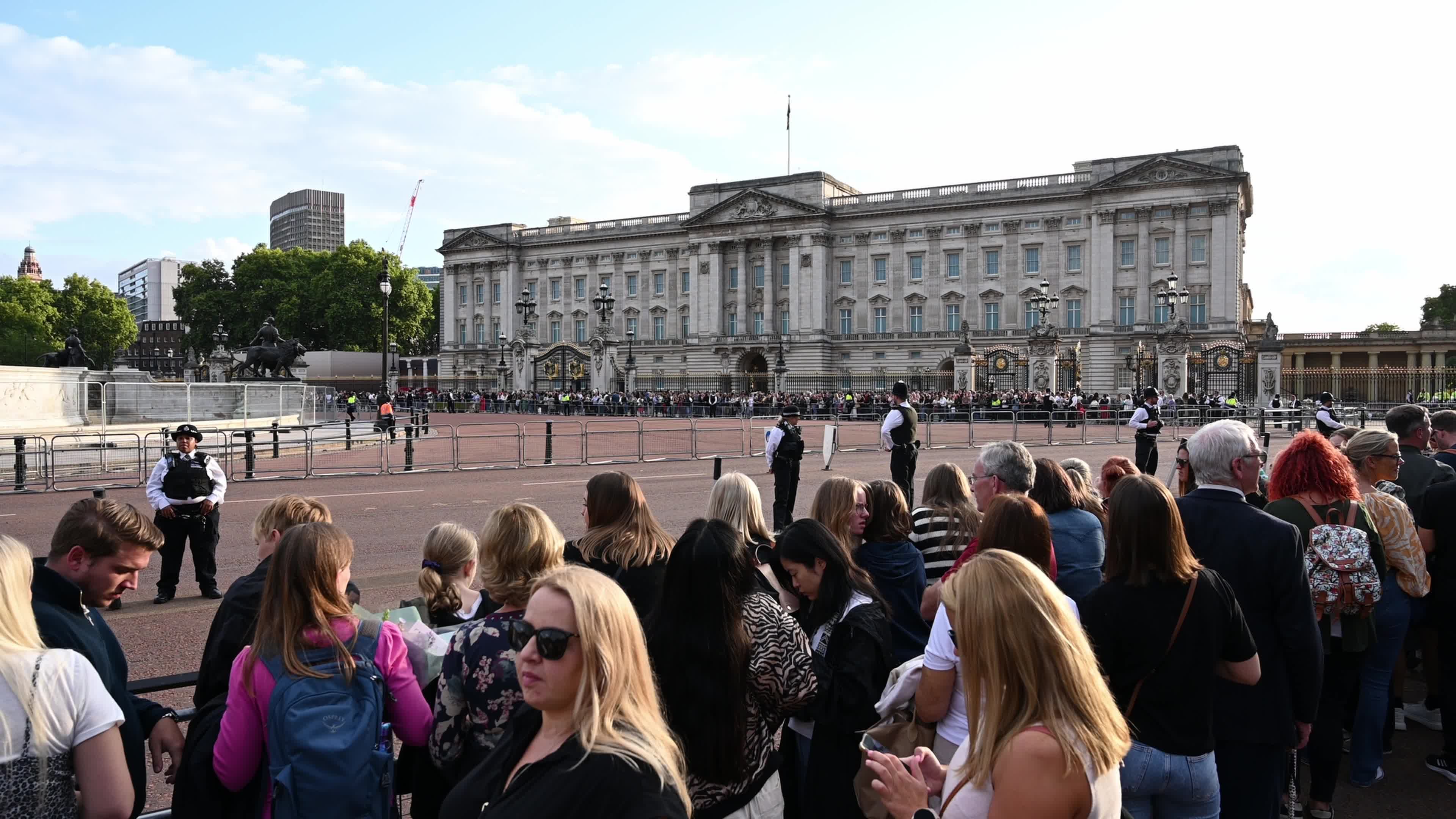 People Pay Tribute To Late Queen Elizabeth II