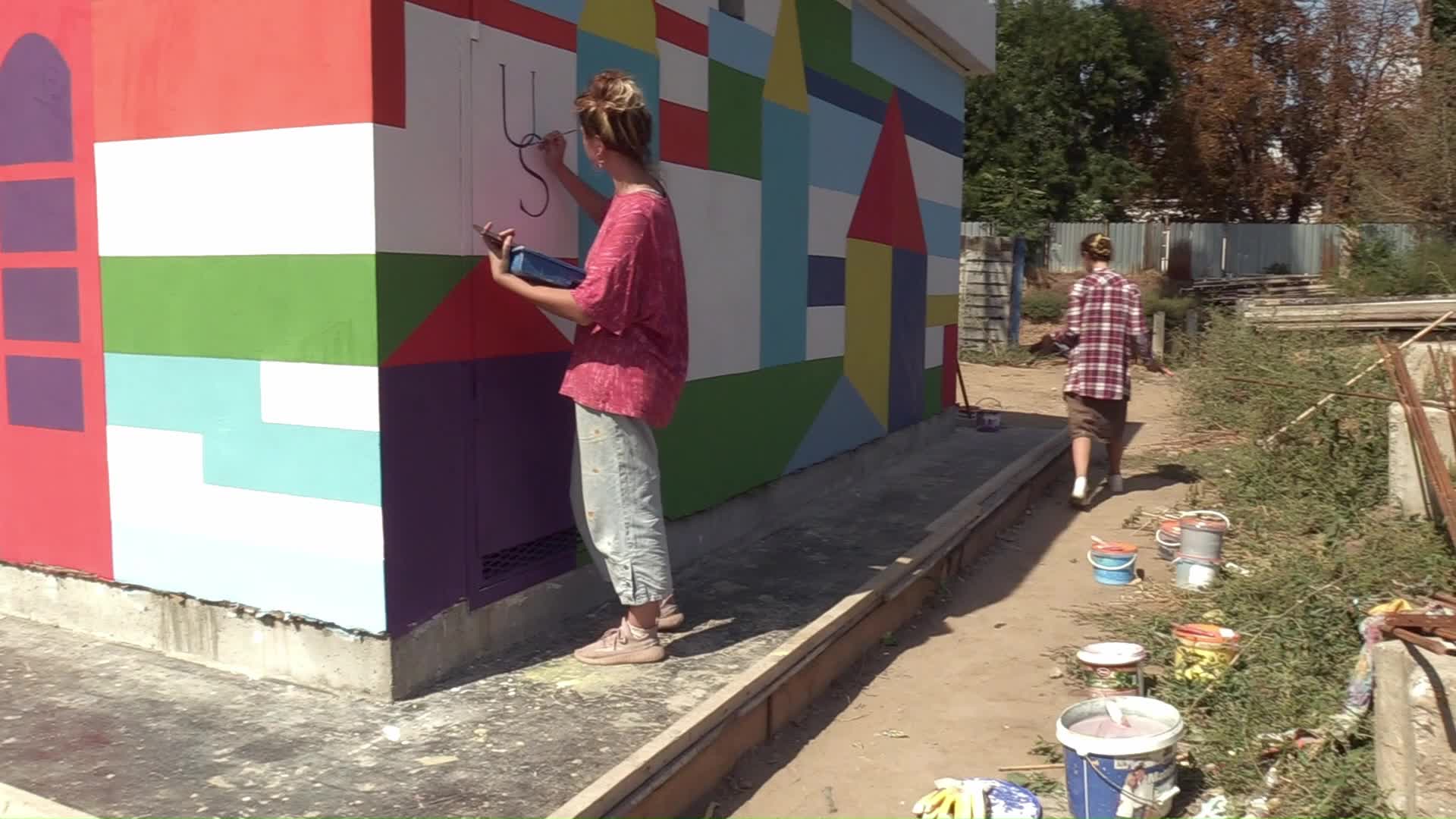 Mobile bomb shelters are being built in Odesa, amid Russia's invasion of Ukraine