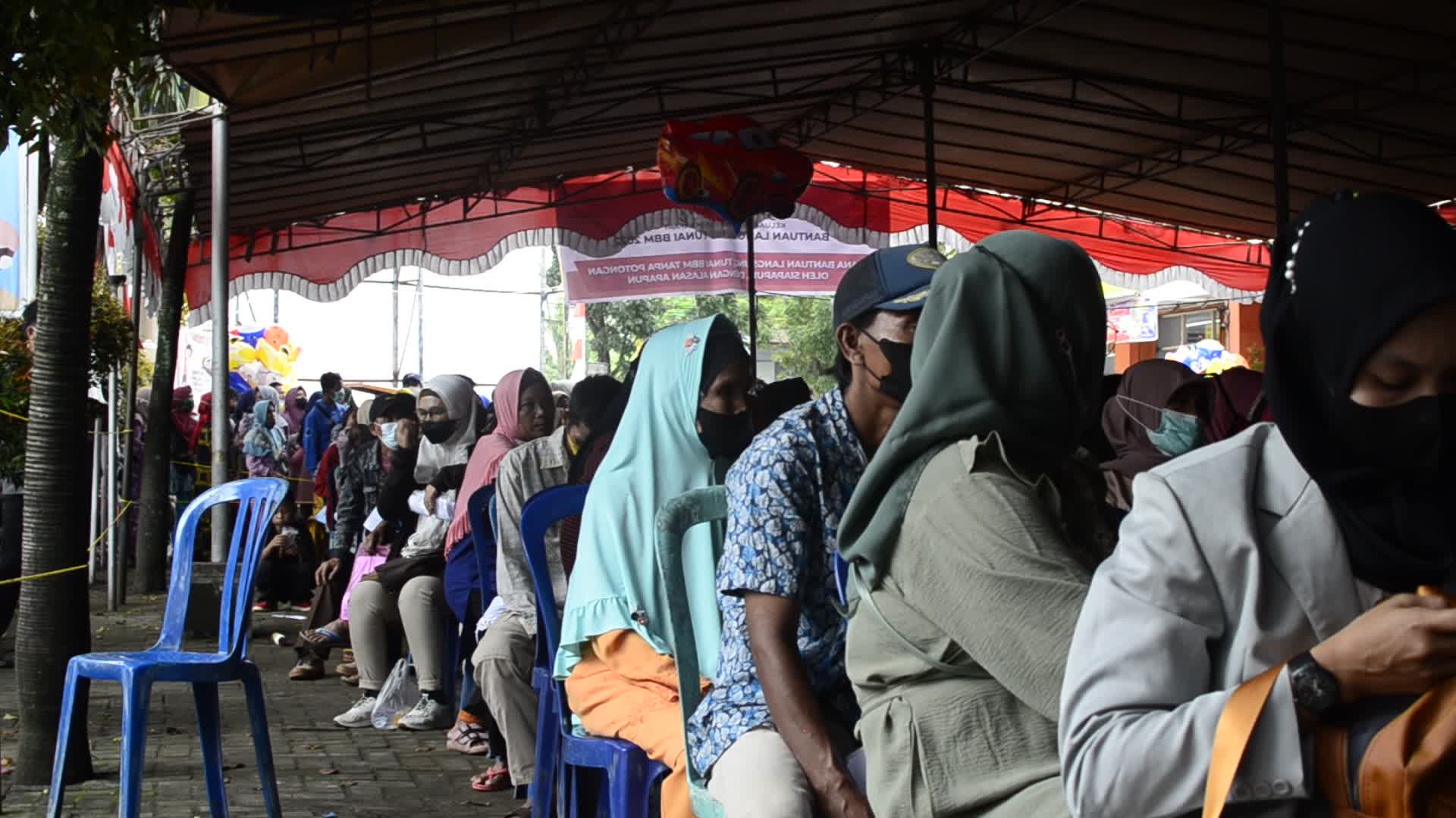Citizen Get Direct Cash Assistance (BLT) for Fuel Oil in Indonesia