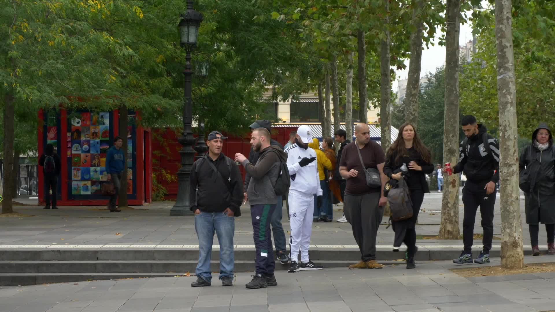 Yellow vests protest in Paris and police intervention