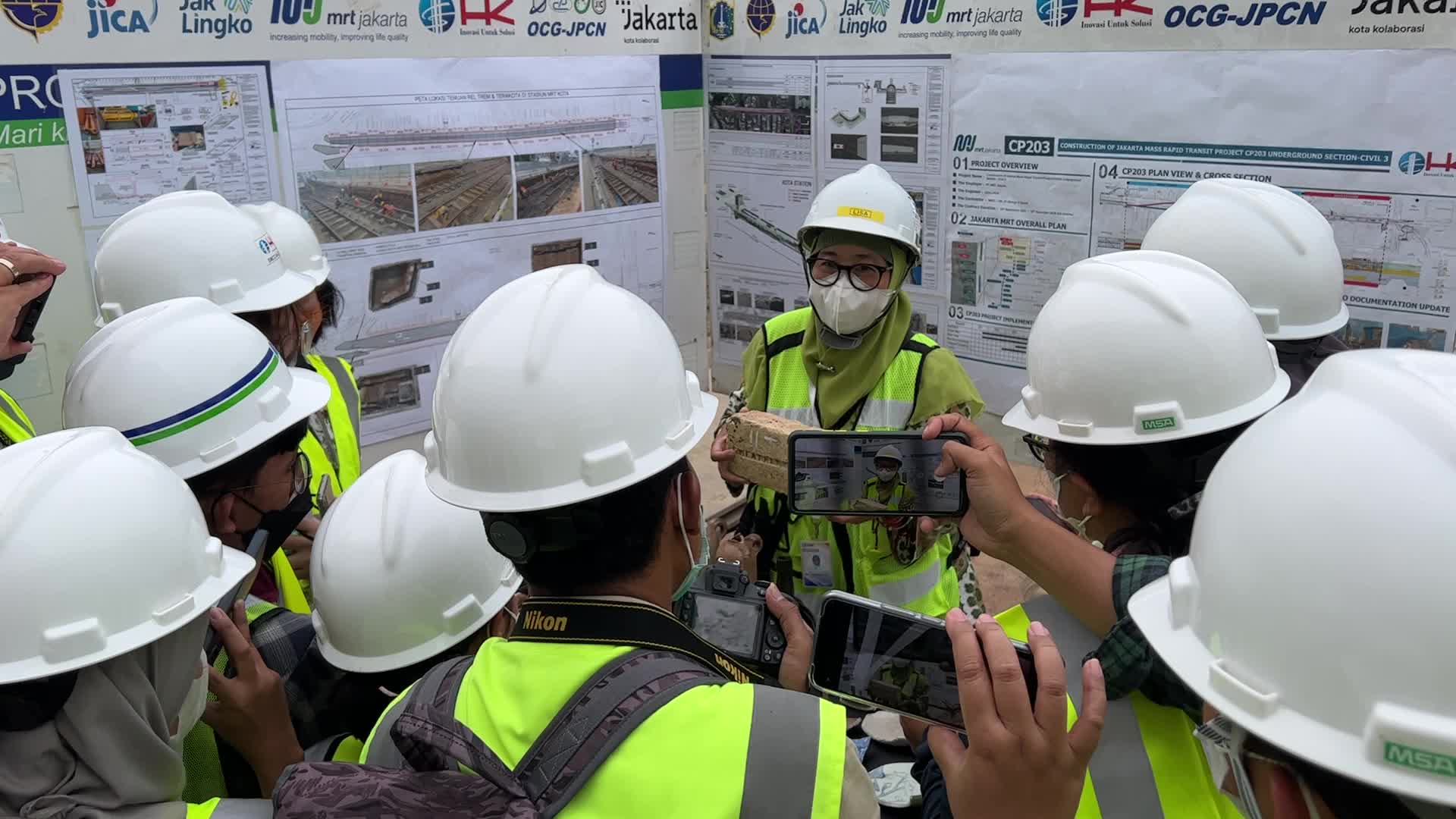 Construction of the MRT Tunel Phase 2 and the Discovery of 18th Century Artifacts in MRT construction