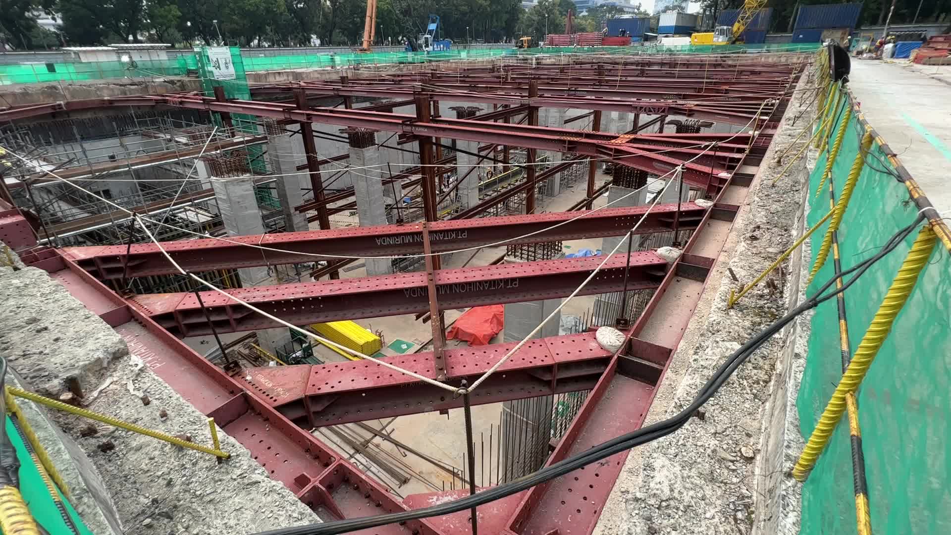 Construction of the MRT Tunel Phase 2 and the Discovery of 18th Century Artifacts in MRT construction