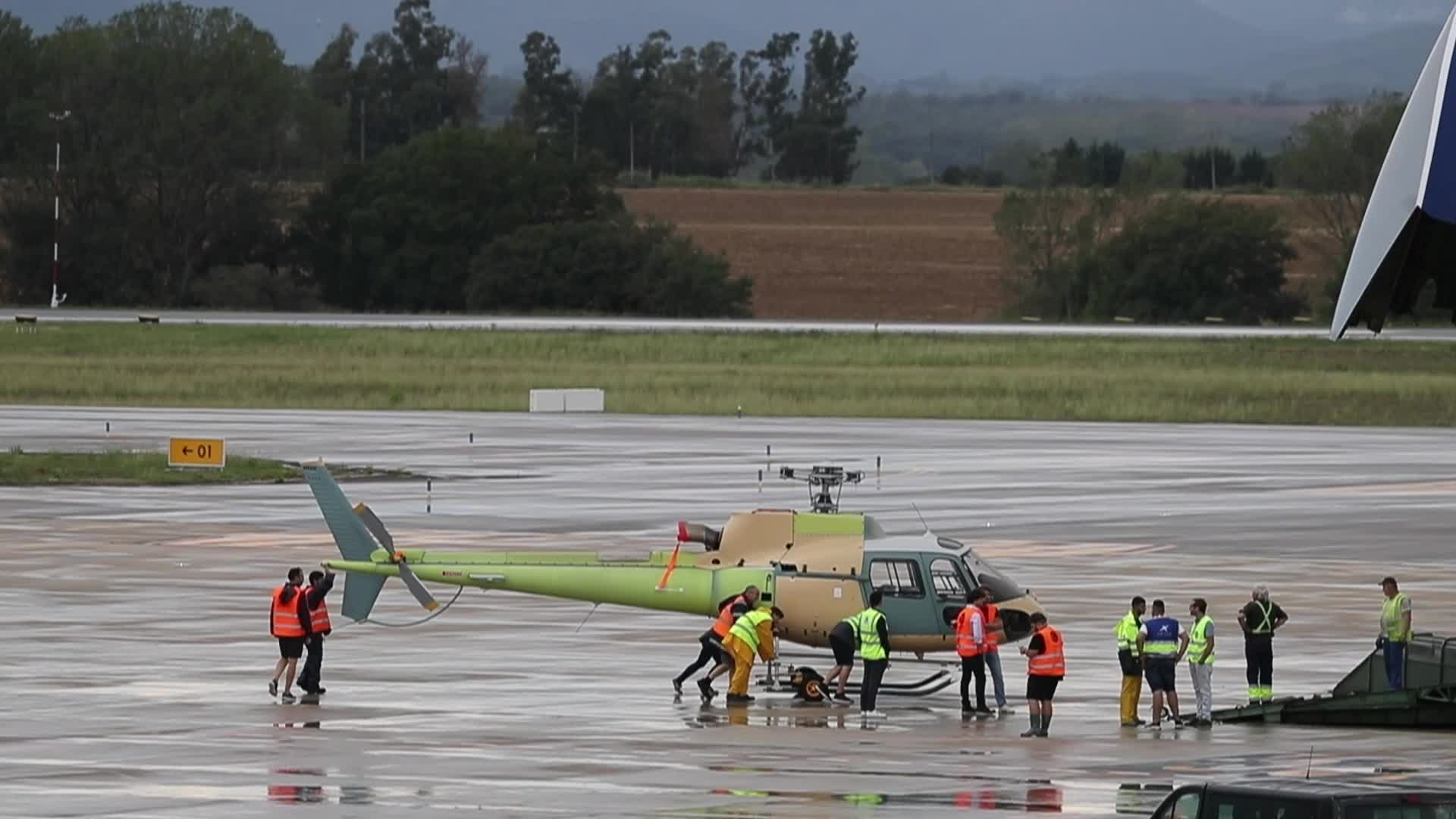 An Antonov 124 lands at Girona airport