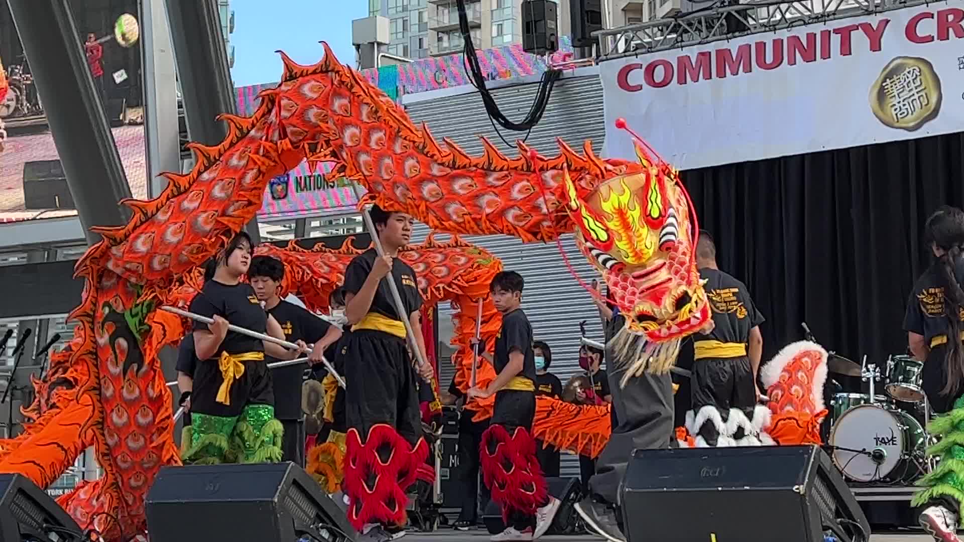 Chinese dancers perform in Mississauga