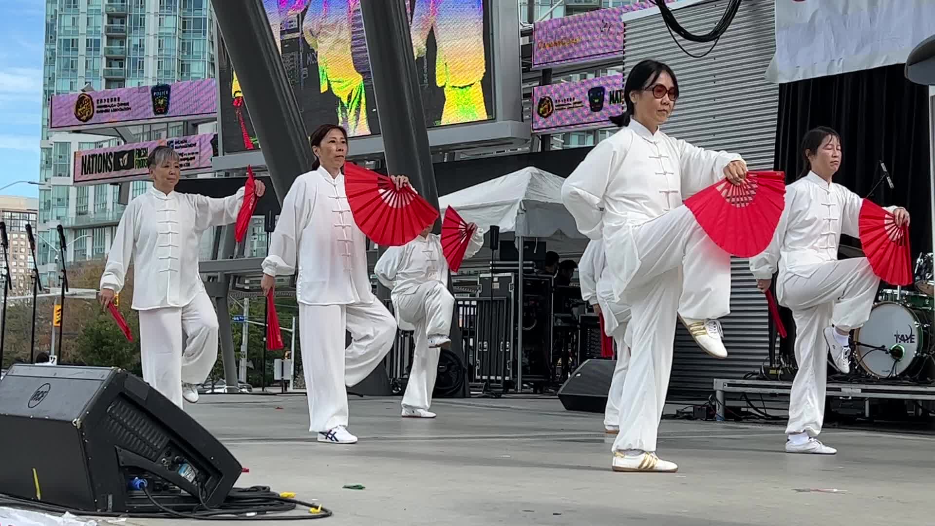 Chinese dancers perform in Mississauga