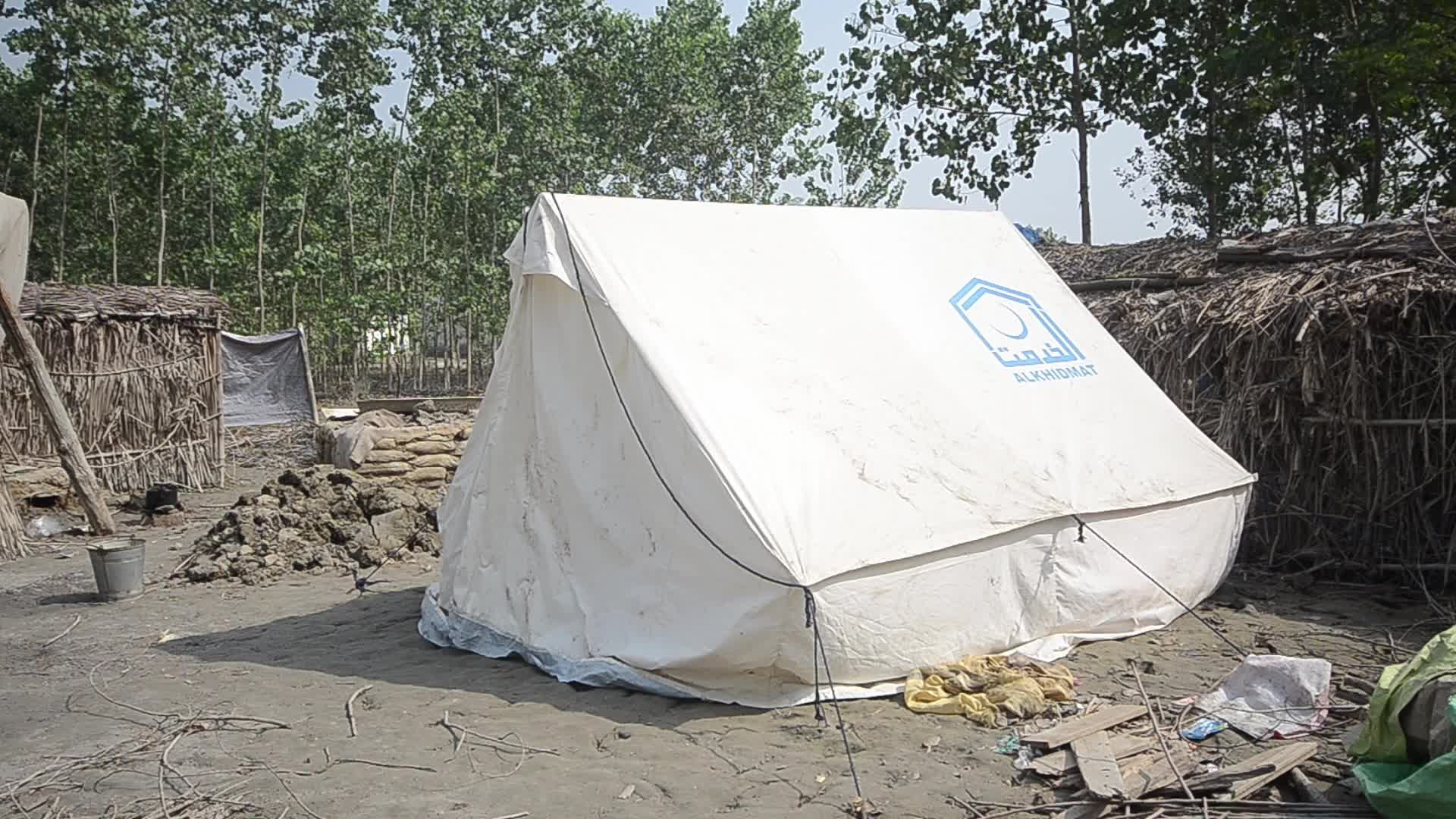 AKF establishes tent village for flood affected Afghan refugees in Peshawar