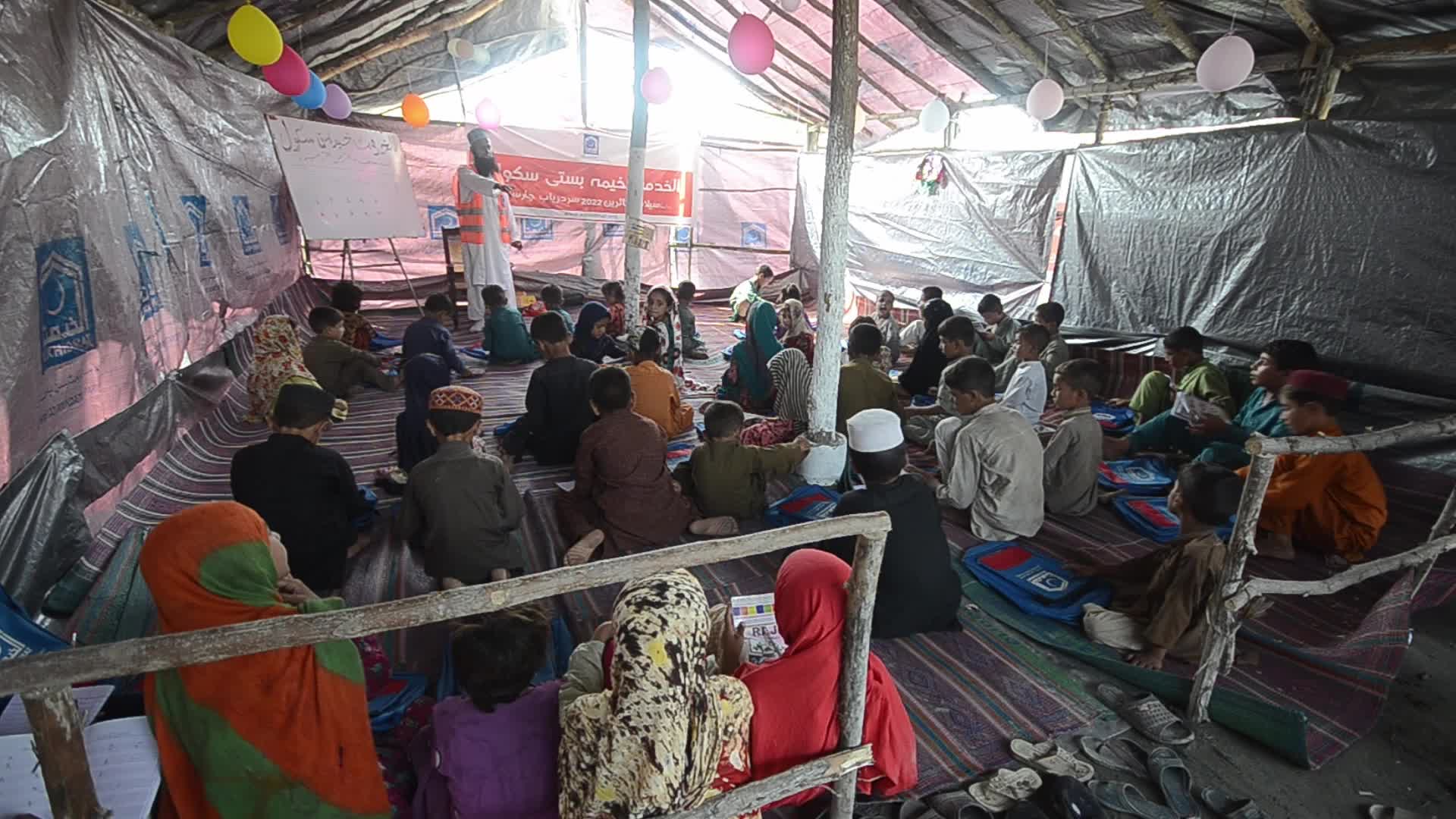 AKF establishes tent village for flood affected Afghan refugees in Peshawar