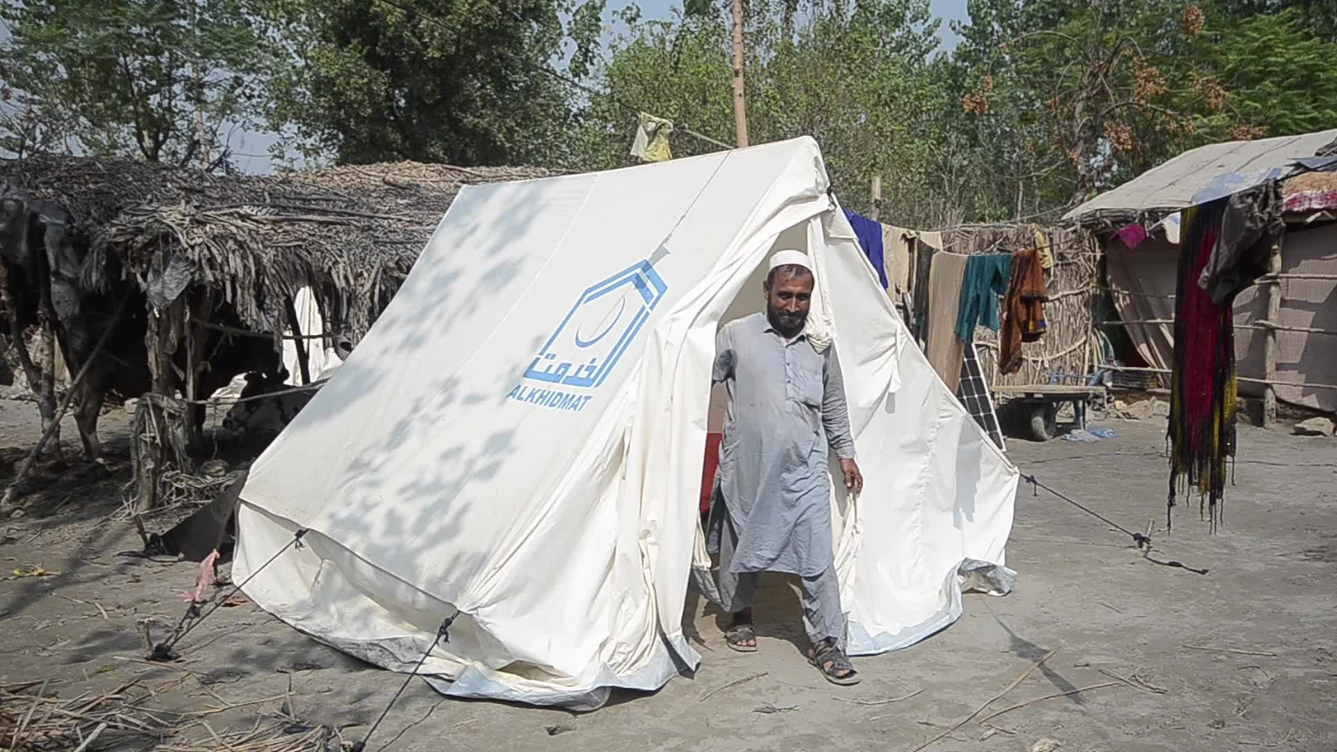 AKF establishes tent village for flood affected Afghan refugees in Peshawar