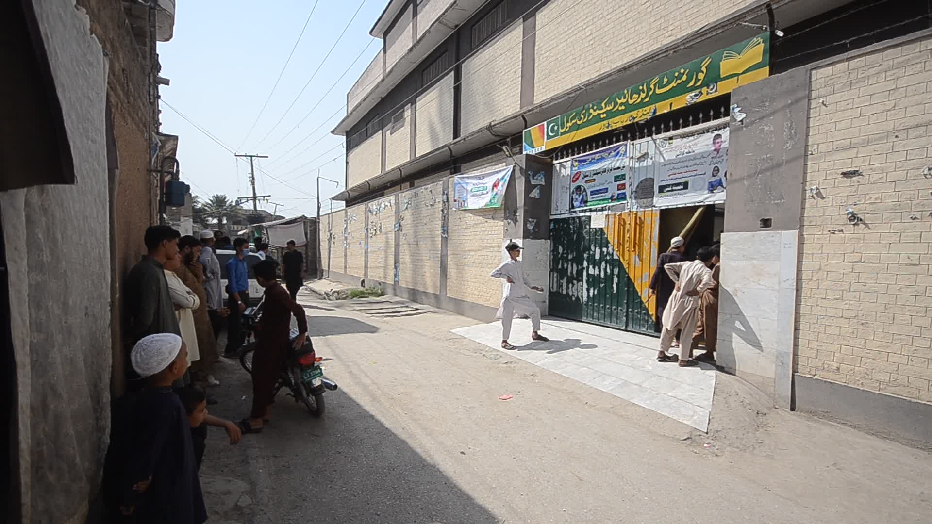 Vaccination campaign in Peshawar