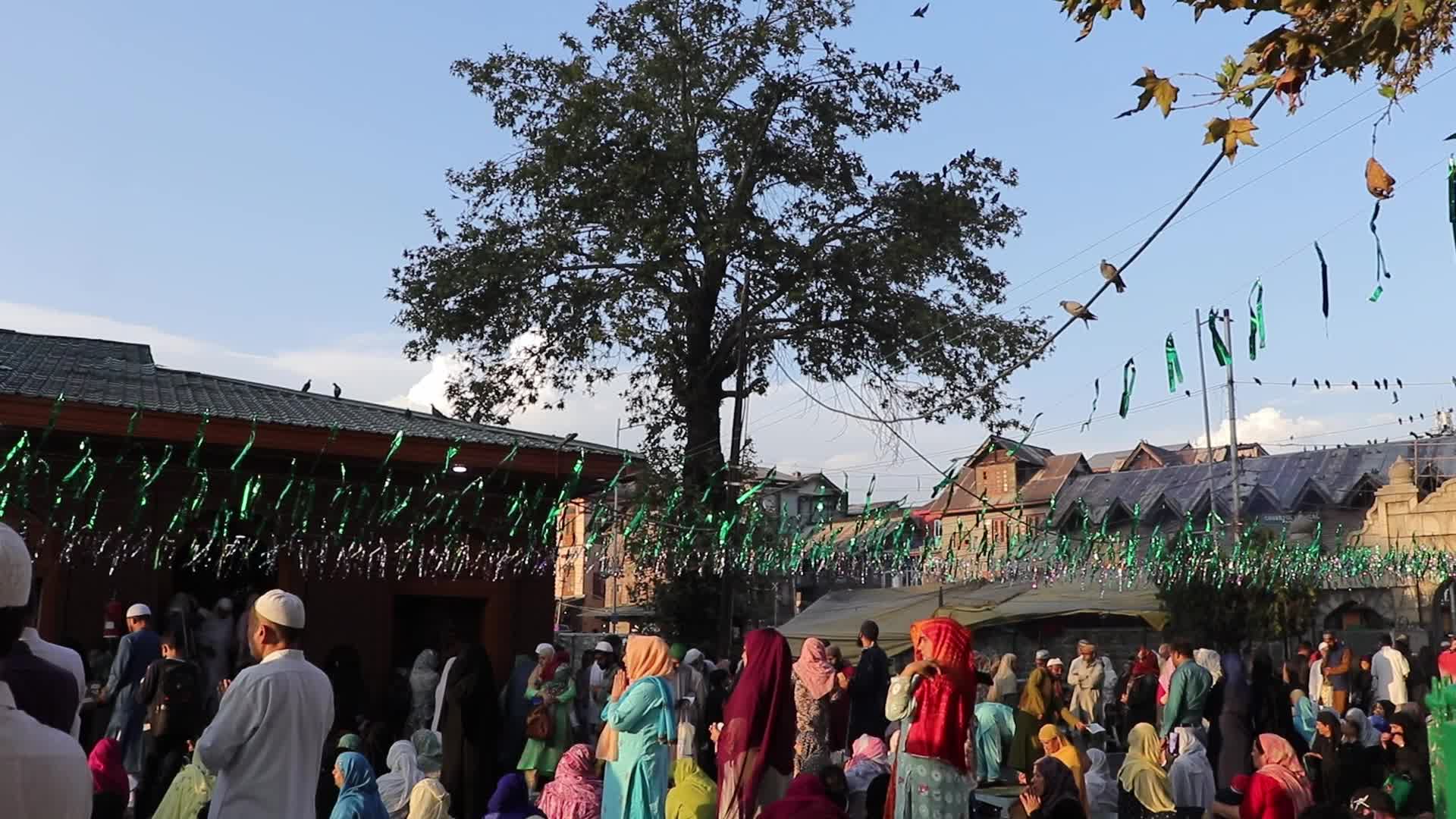 Devotees Throng Sufi Shrine In Kashmir