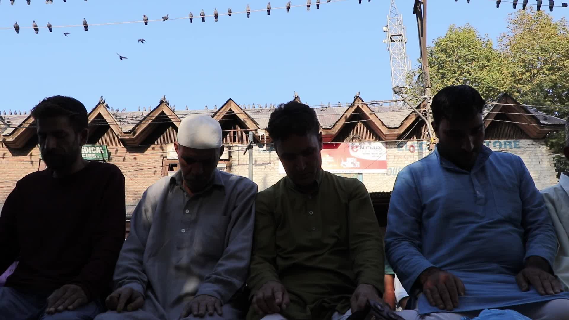 Devotees Throng Sufi Shrine In Kashmir