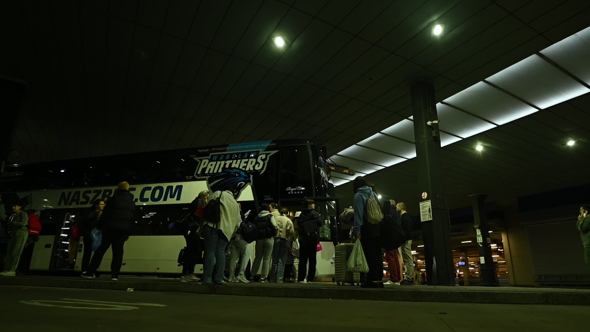 Ukrainian Refugees Determined To Return Home