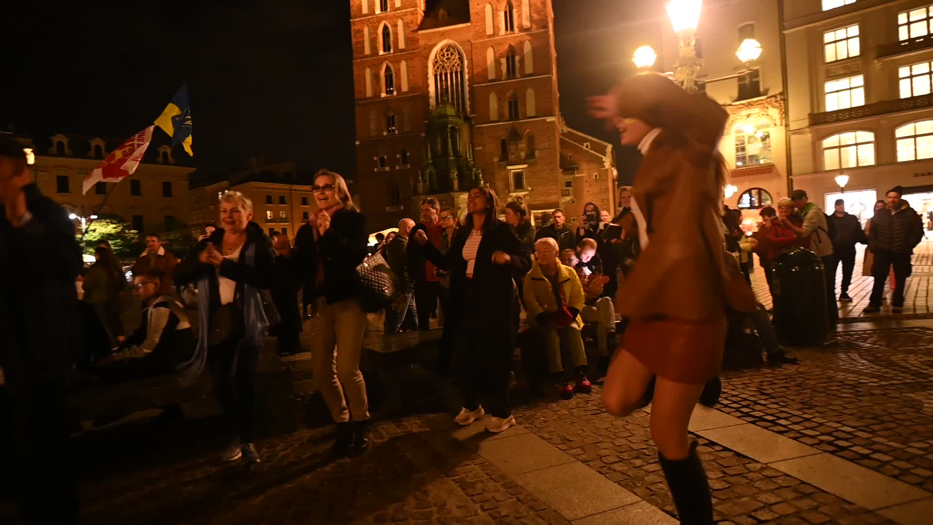 Los Iankover’s Perform In Krakow's Market Square