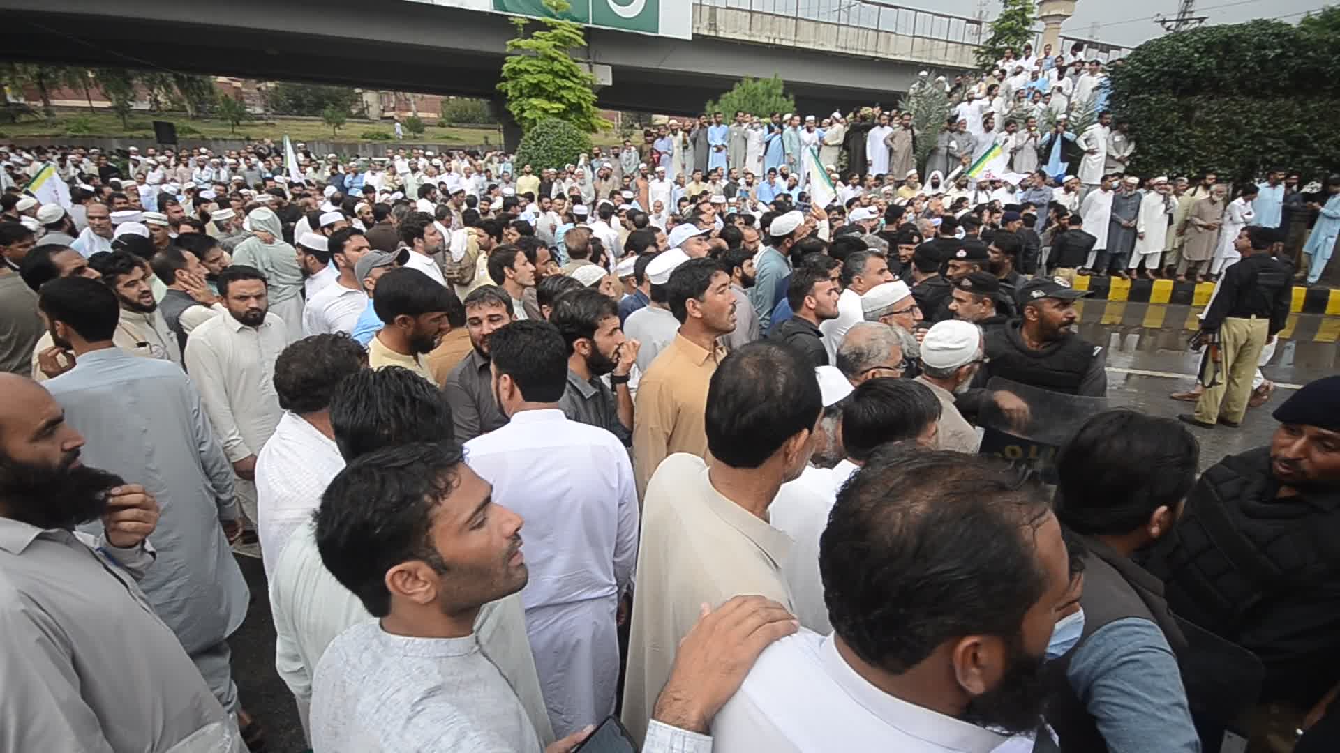 Demonstration In front of Teachers Association Education Assembly in Khyber Pakhtunkhwa